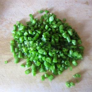 Cách làm bắp vàng trộn xúc xích