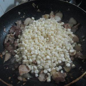 Cách làm bắp xào thịt heo