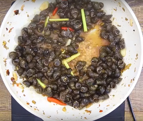 Bắt mắt ngon miệng cực đưa cơm với giò bì hoa đơn giản