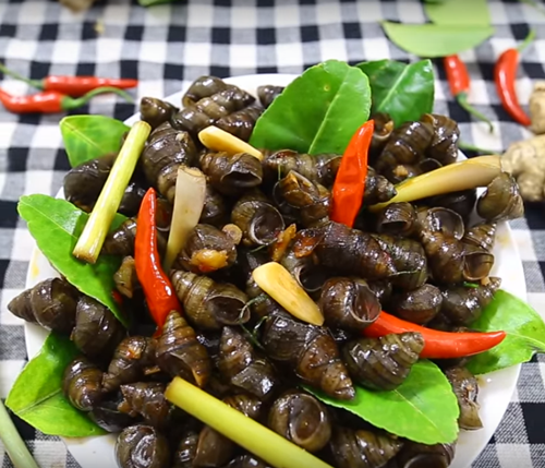 Bắt mắt ngon miệng cực đưa cơm với giò bì hoa đơn giản