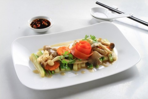 Bầu xào nấm linh chi