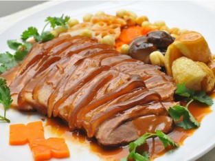 Bê non hầm củ sen