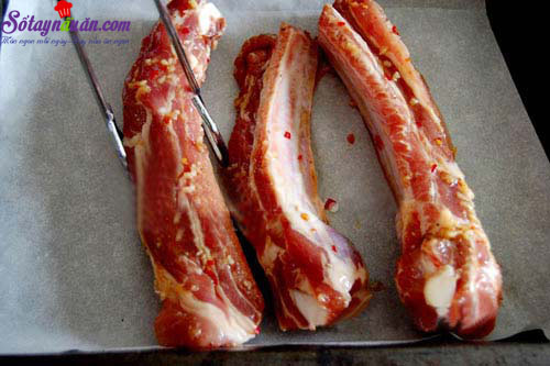 Bẹ sườn nướng mật ong thơm nức mũi
