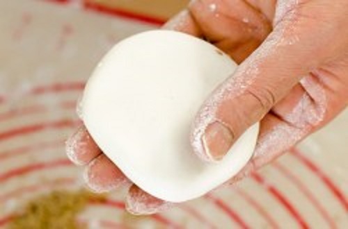 Bí đỏ chiên trứng muối lạ miệng, giòn giòn ăn là mê