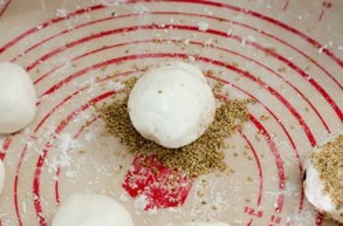 Bí đỏ chiên trứng muối lạ miệng, giòn giòn ăn là mê