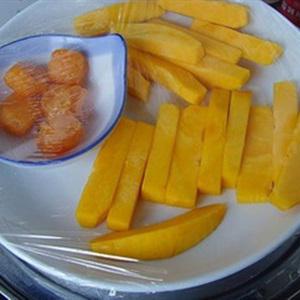 Cách làm bí đỏ chiên trứng muối