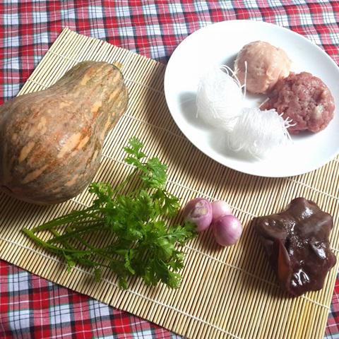 Cách làm bí đỏ dồn thịt hấp