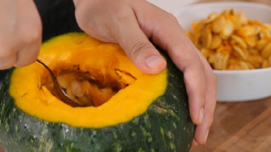 Bí đỏ hầm ngũ quả thơm ngọt cho ngày rằm