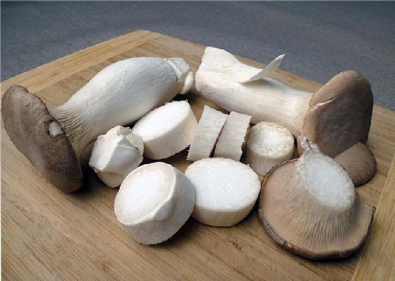 Bí đỏ hầm ngũ quả thơm ngọt cho ngày rằm