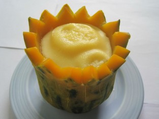 Bí đỏ hấp trứng sữa.