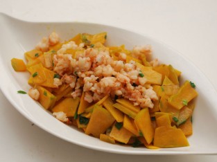 Bí đỏ sốt tôm nõn