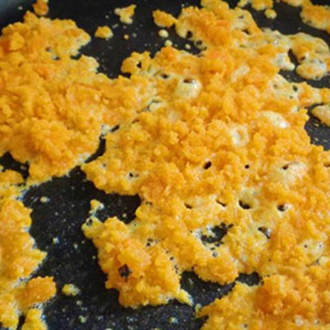 Cách làm bí đỏ xào trứng vịt muối