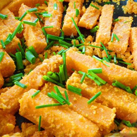 Cách làm bí đỏ xào trứng vịt muối