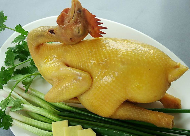 Bí mật cách luộc gà ngon có độ giòn và dai của gà Tam Kỳ