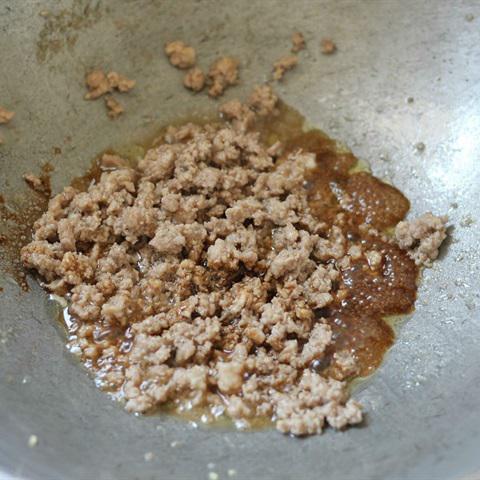 Cách làm bí ngòi hấp thịt