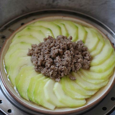 Cách làm bí ngòi hấp thịt