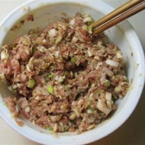 Cách làm bí ngòi kẹp thịt