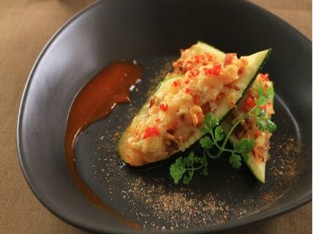 Bí ngòi nhồi tôm nướng phô-mai