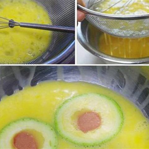 Cách làm bí ngòi nhồi xúc xích chiên trứng