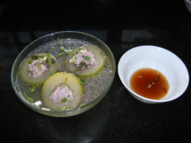 Bí nhồi thịt hầm