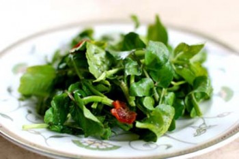 Bí quyết làm cải xoong trộn dầu giấm ngon tuyệt