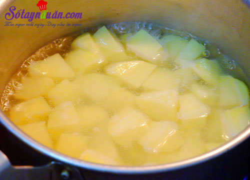 Bí quyết làm khoai tây bọc xúc xích chiên giòn cực ngon