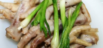 Bí quyết làm món chân gà hấp hành ngon