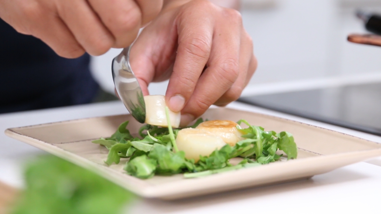 Bí quyết làm nem tai trộn thính cực ngon ngay tại nhà