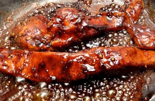 Bí quyết làm thịt bò xào cháy cạnh kiểu Trung lạ miệng mà vẫn mềm thơm hết ý