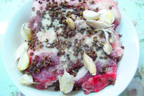 Bí quyết nướng gà thơm lừng, siêu ngon chỉ bằng nồi cơm điện