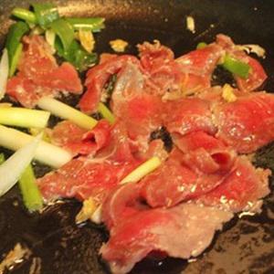 Cách làm bí xào thịt bò