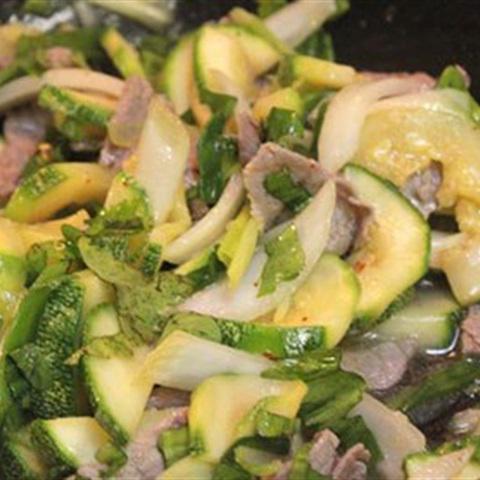 Cách làm bí xào thịt bò