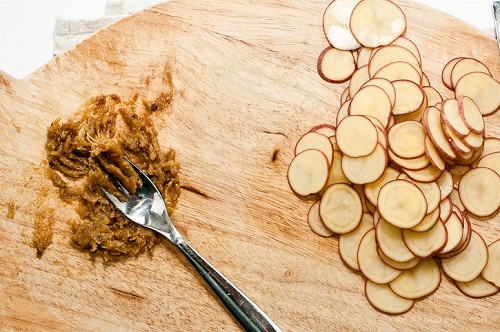 Biến tấu cơm nguội thành pizza giòn thơm, bạn đã thử