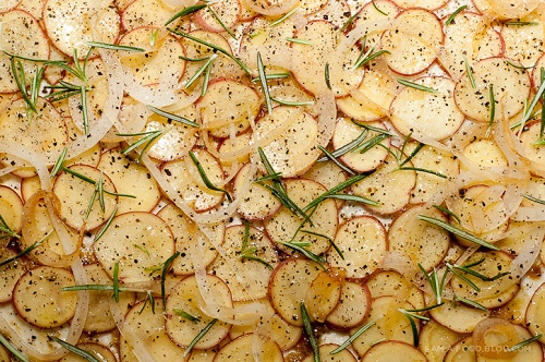 Biến tấu cơm nguội thành pizza giòn thơm, bạn đã thử