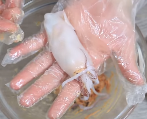 Biến tấu món sườn xào chua ngọt quen thuộc với sốt me ngon "rớt nước mắt"