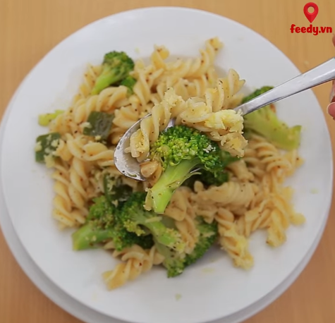 Biến tấu tokbokki Hàn Quốc thành món bánh gạo nướng xiên thịt bò ngon miễn bàn