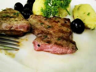 Bò beefsteak và khoai tây nghiền