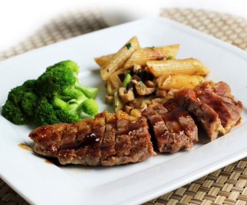 Bò bít-tết sốt BBQ