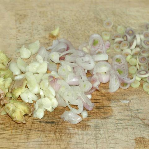 Cách làm bò chiên kiểu Thái