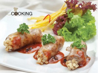 Bò cuộn nấm sốt tiêu