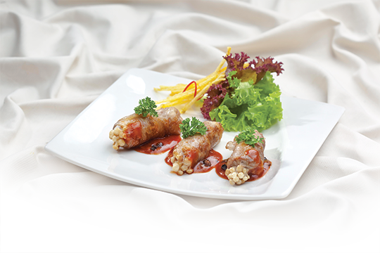 Bò cuộn nấm xốt tiêu