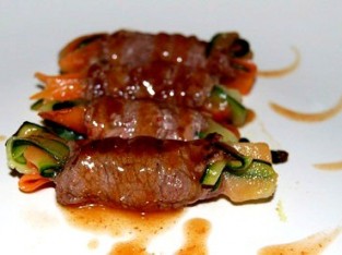 Bò cuộn ngũ sắc