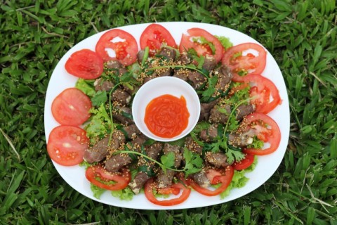 Bò cuộn phô-mai nướng