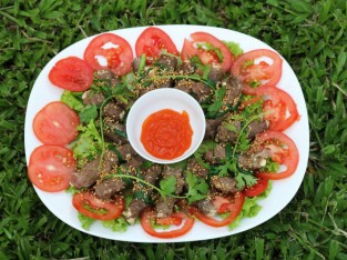 Bò cuộn phô-mai nướng