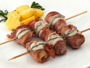 Bò cuộn thịt xông khói