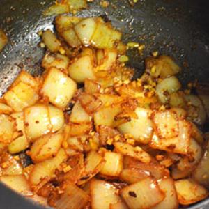 Cách làm bò hầm cà ri và nước cốt dừa