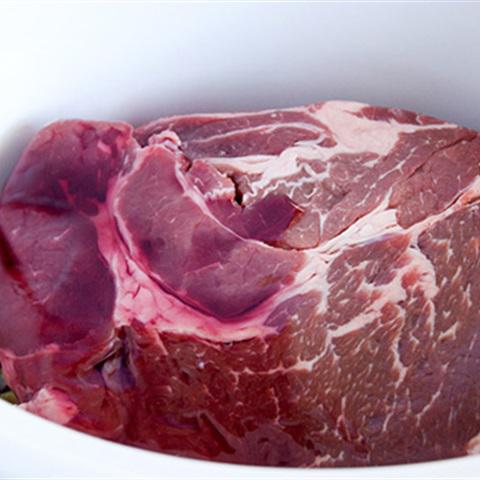 Cách làm bò hầm rượu vang