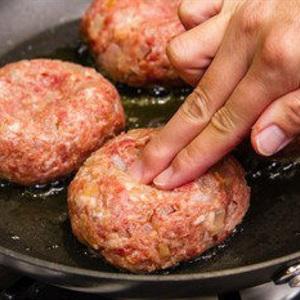 Cách làm bò hamburger kiểu Nhật