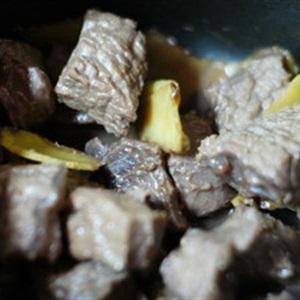 Cách làm bò kho gừng