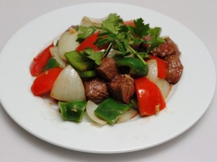 Bò lúc lắc rau củ